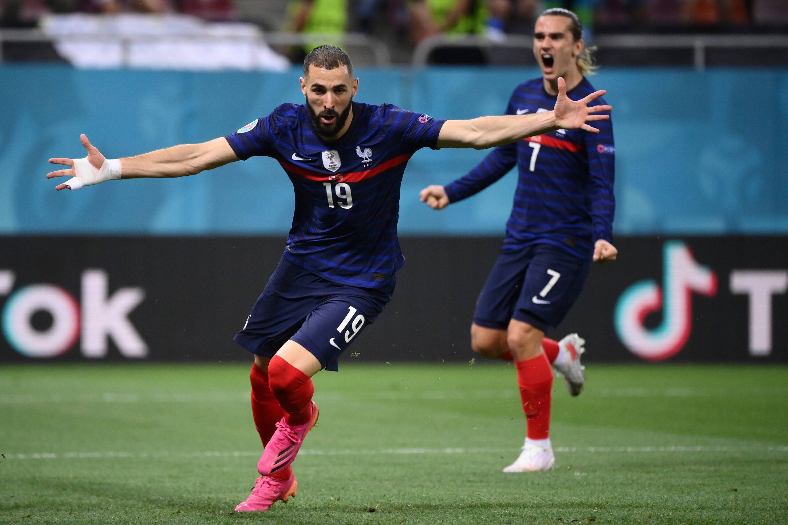 Benzema celebrates for France