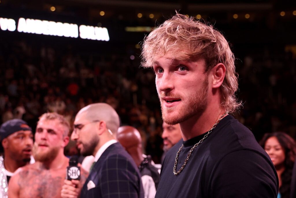 Logan Paul went the distance with Floyd Mayweather