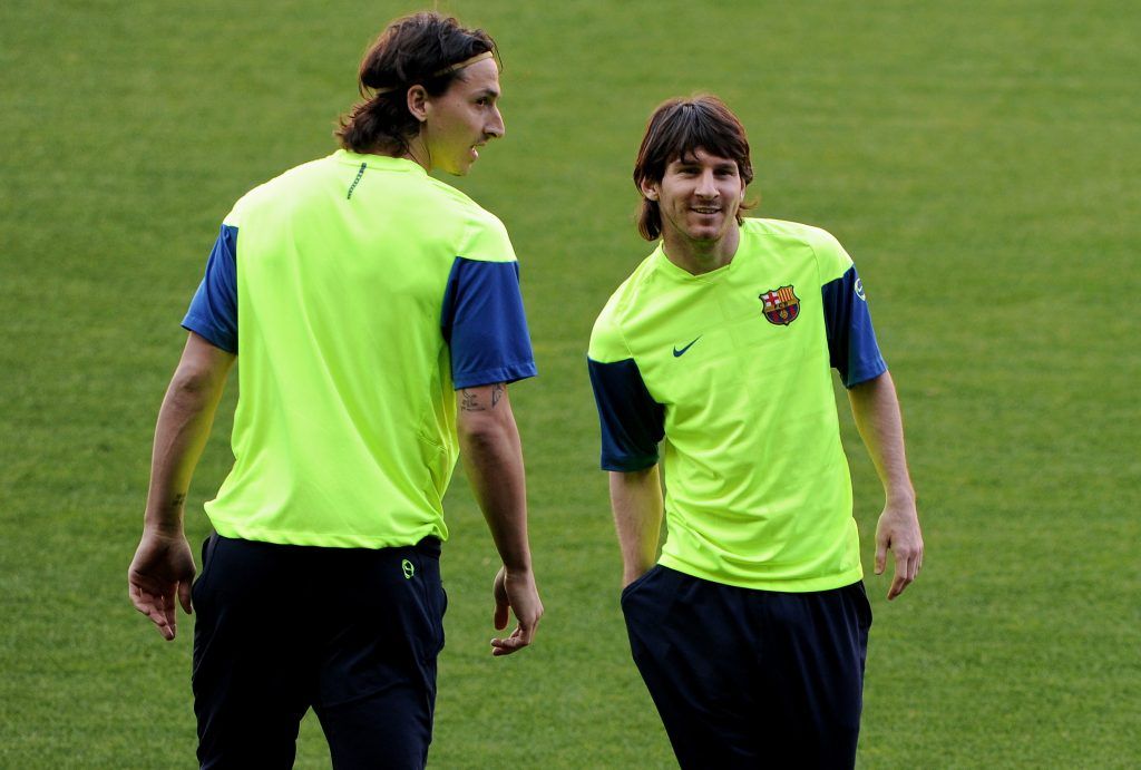 Messi e Ibrahimovic en un entrenamiento en Barcelona