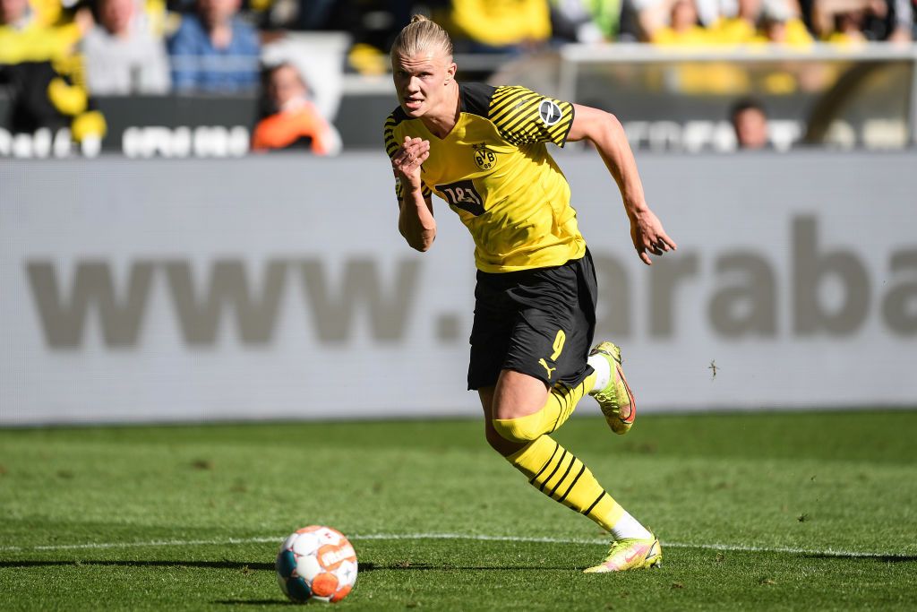 Erling Haaland running at Borussia Dortmund